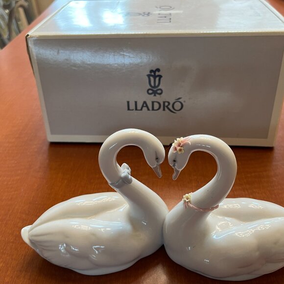 LLADRO ENDLESS LOVE FIGURINE #06585 NEW IN BOX MADE IN SPAIN - Picture 2 of 15